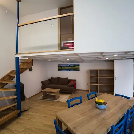 Emonca Appartement *